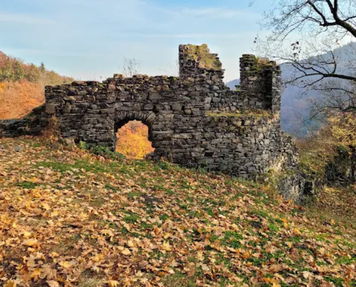 Zřícenina Hradu Rýzmburk, Czech Republic (Czechia)